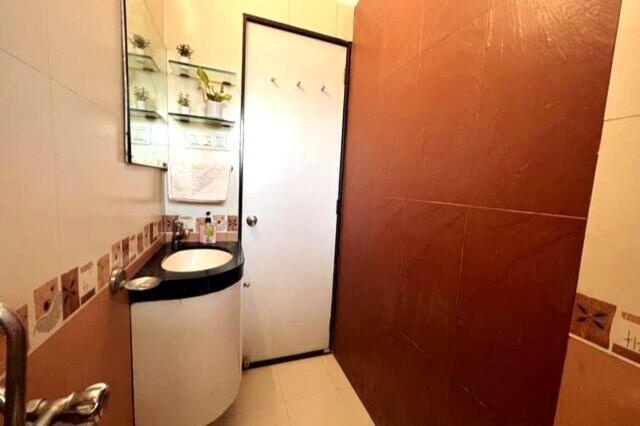 Marita 701 Bandra Beauty 2 Bed 2 Bath Sea View Parking Apartament Bombaj